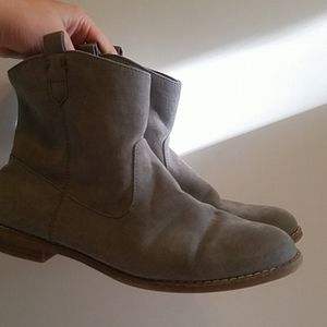 Casual cowgirl booties